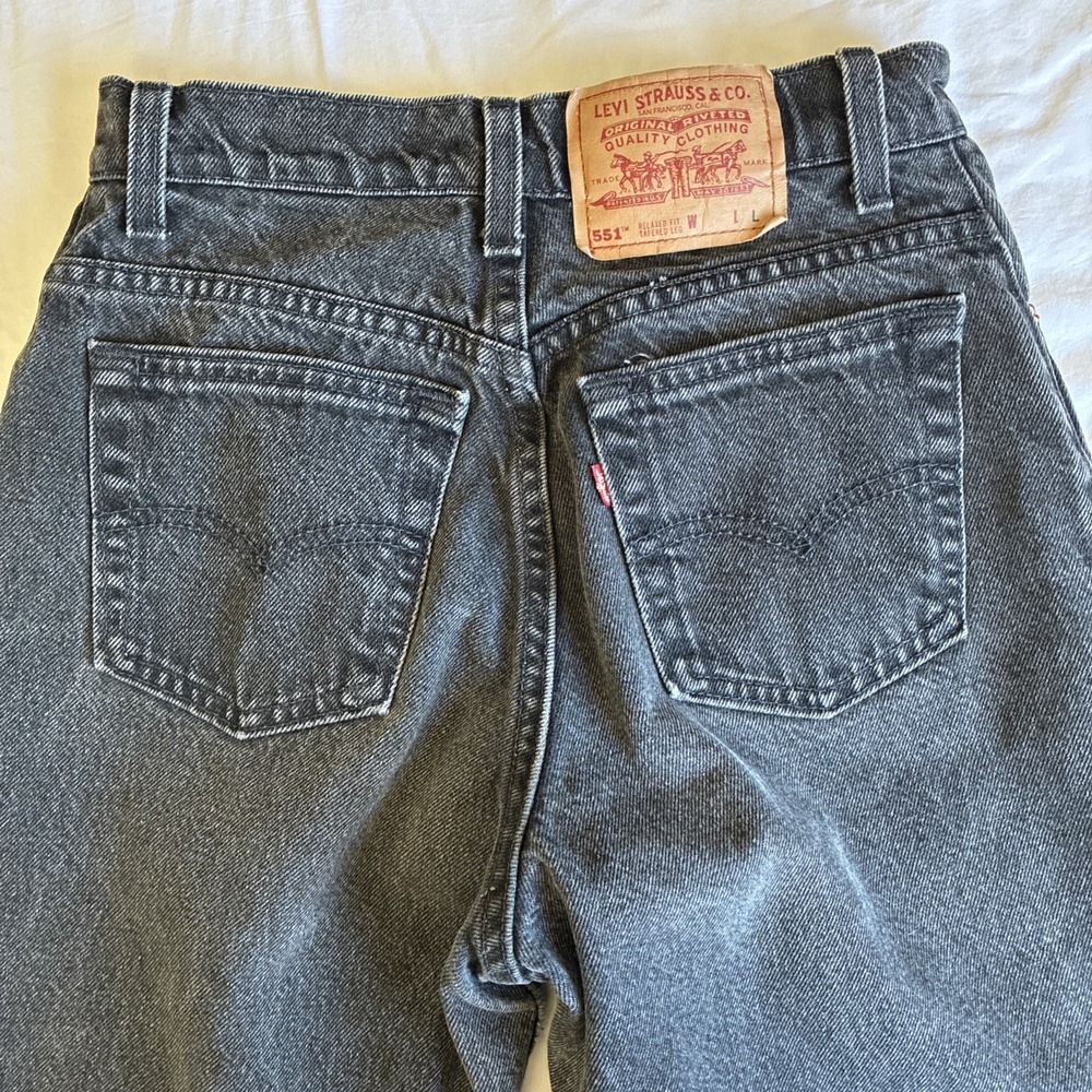 Vintage Levi's 551 Women's 6 Long Relaxed Fit Tapered Leg Jeans High Rise - Picture 12 of 15
